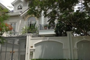 Cần bán villa 4 phòng ngủ tại Quận 2, Hồ Chí Minh