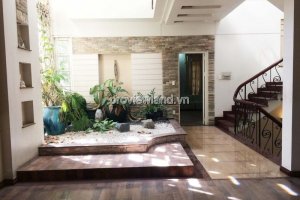 Cho thuê nhà riêng 6 phòng ngủ tại Phường 2, Quận 10, Hồ Chí Minh