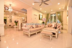 Cần bán nhà riêng 5 phòng ngủ tại Tân Phong, Quận 7, Hồ Chí Minh