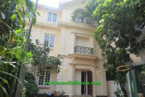 Cho thuê villa 4 phòng ngủ tại Quảng An, Quận Tây Hồ, Hà Nội