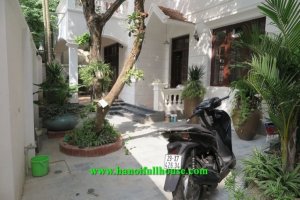 3 Bedroom Villa for rent in Quang An, Ha Noi
