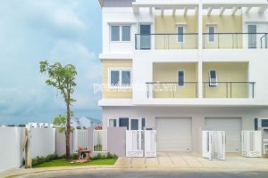 3 Bedroom Townhouse for sale in Phu Huu, Ho Chi Minh