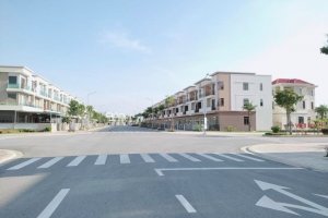 Cần bán nhà phố 4 phòng ngủ tại Phù Chẩn, Từ Sơn, Bắc Ninh